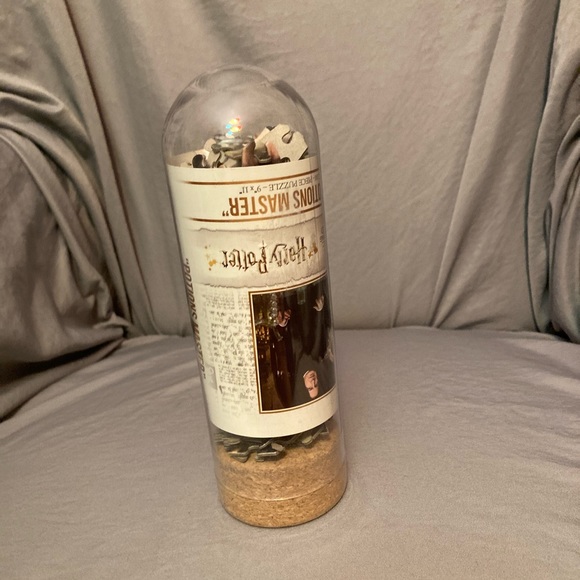 Wizarding World of Harry Potter 200pc Puzzle - Picture 4 of 4